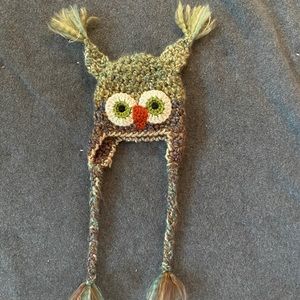 Newborn owl hat